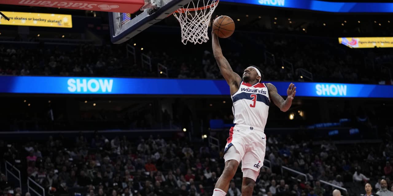 Washington to trade Bradley Beal to Phoenix for Chris Paul, others