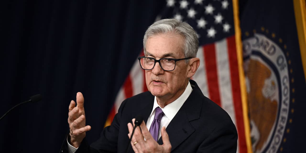 Powell sorprende con un cambio moderado;  Los economistas están considerando cuántos recortes de tipos de interés hará la Reserva Federal en 2024
