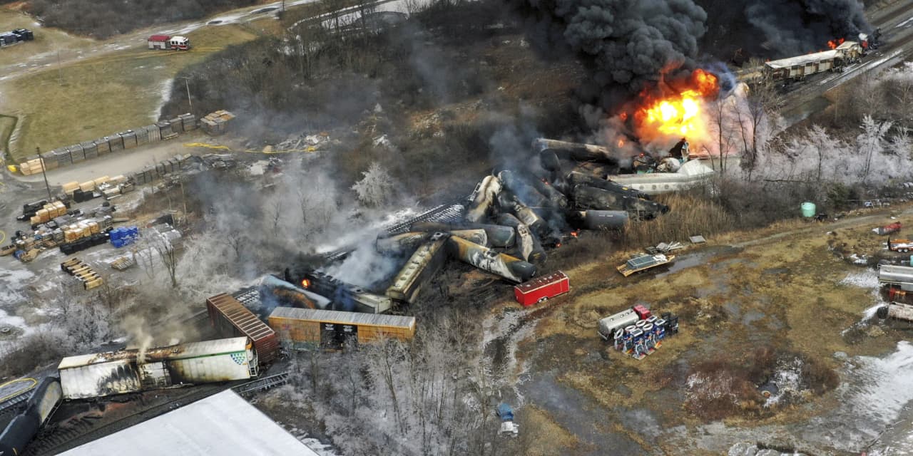 Railroad industry sues to block limit on crew sizes that Ohio imposed after derailment