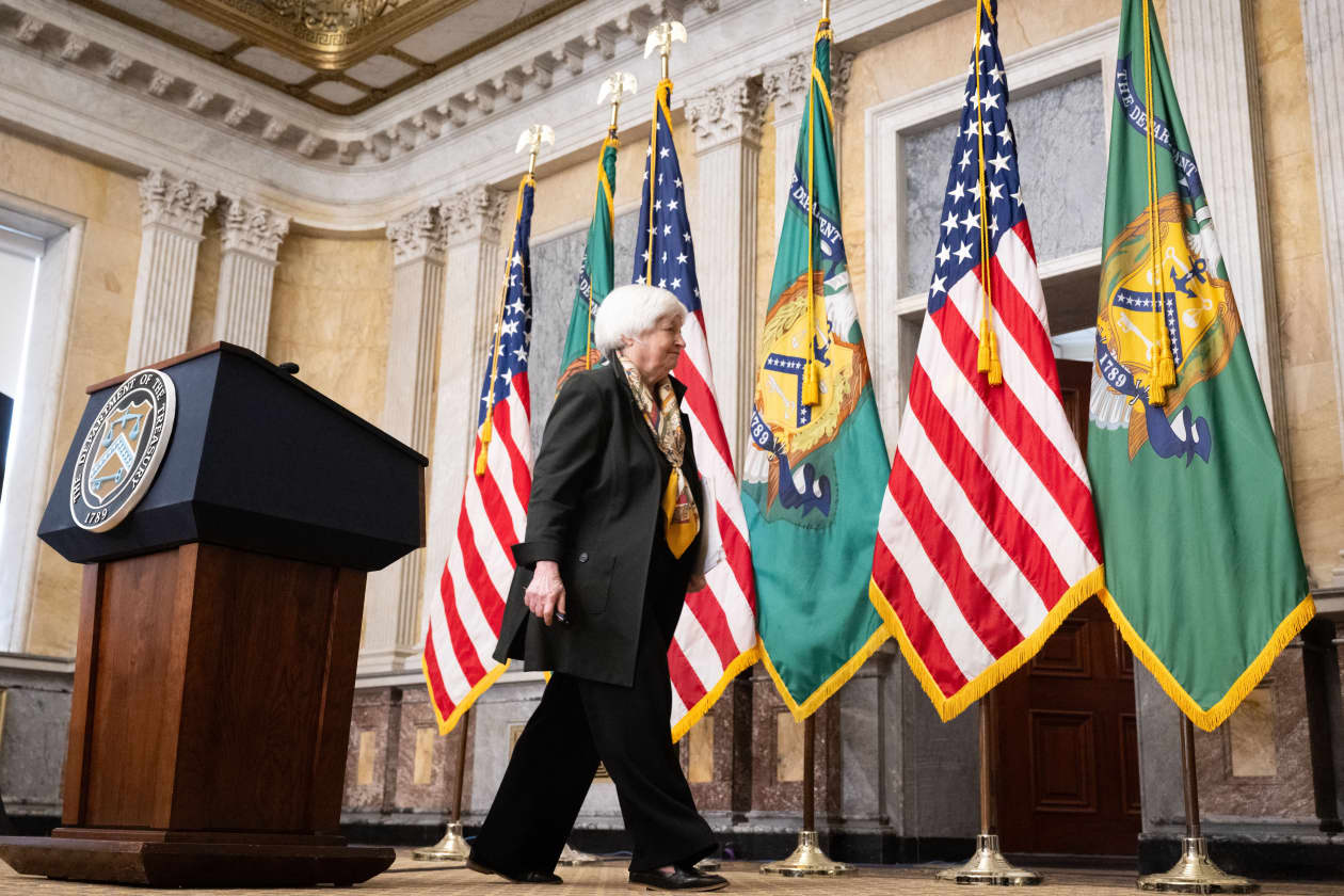 IMF worried about global spillovers from loose U.S. fiscal policy ...