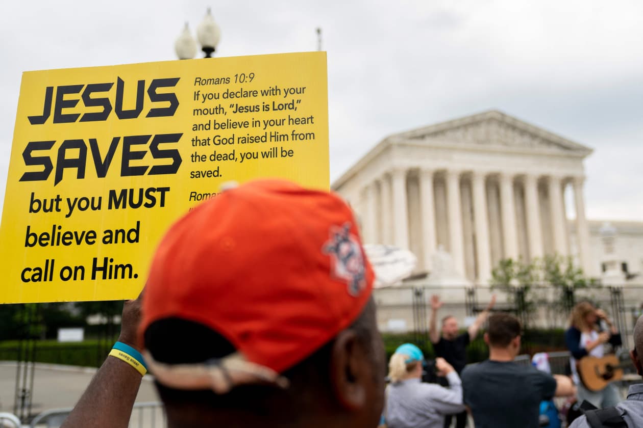 Do religious employees have to work on Sundays? Supreme Court 