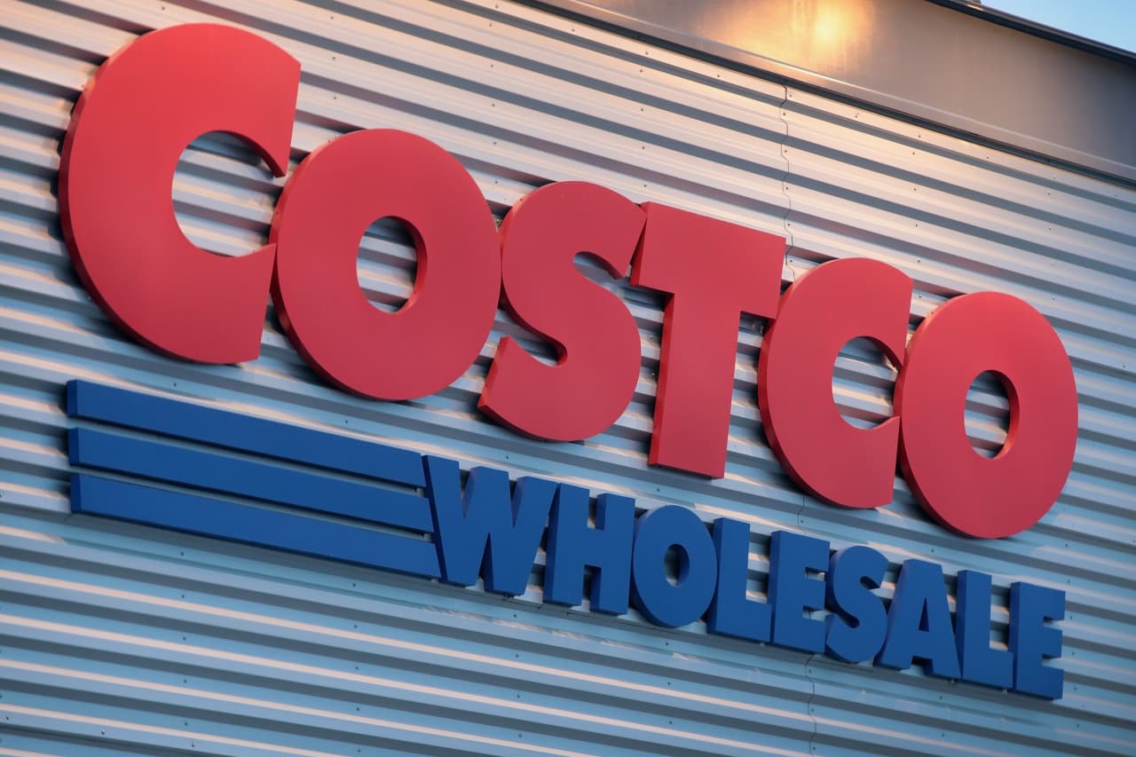 Costco boosts its dividend by 14% while touting sharp rise in e-commerce sales