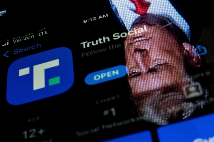 Trumps Truth Social Merger With Spac Wins 1 Year Reprieve With