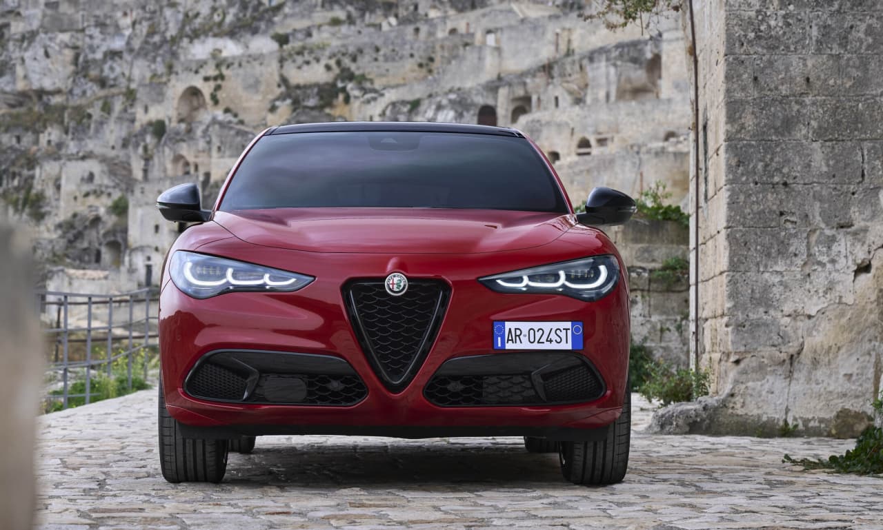 The 2025 Alfa Romeo Stelvio: Soul-stirring performance, stunning styling -  MarketWatch