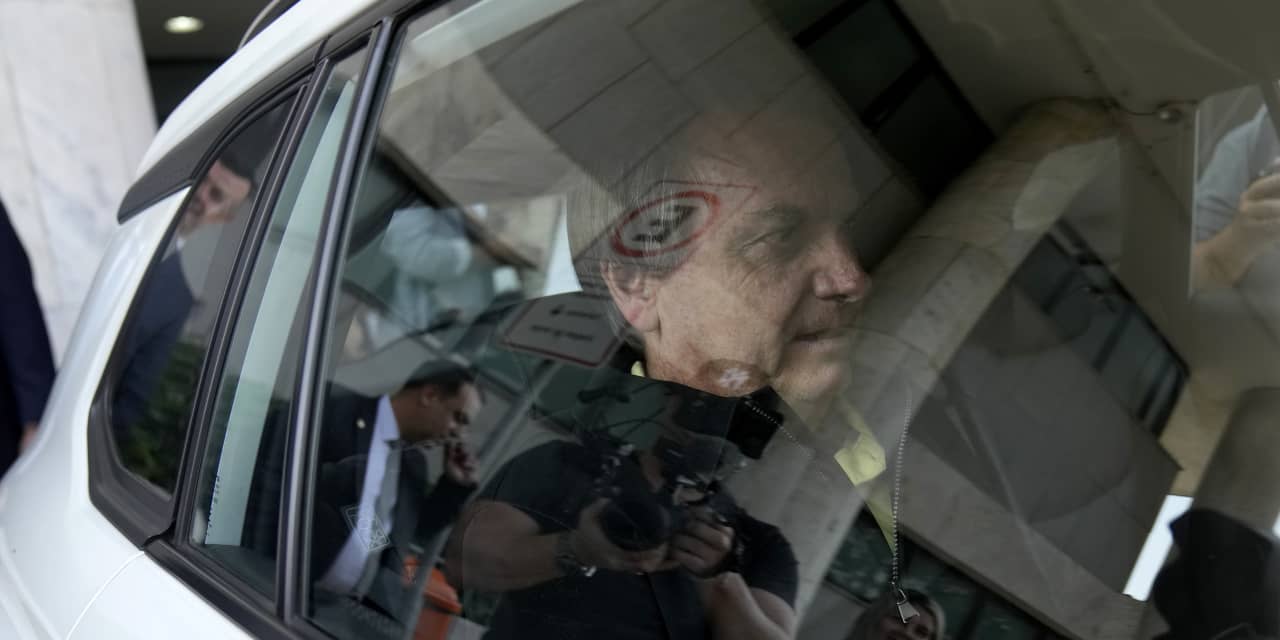 Brazil court votes to bar former president Bolsonaro from elections until 2030 - Vimarsana News