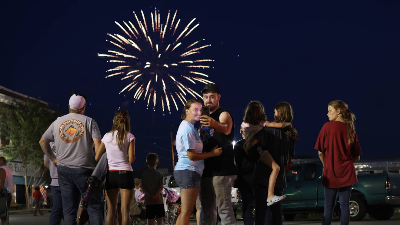 Fourth of July: Is the post office operating? Are the banks open? How ...