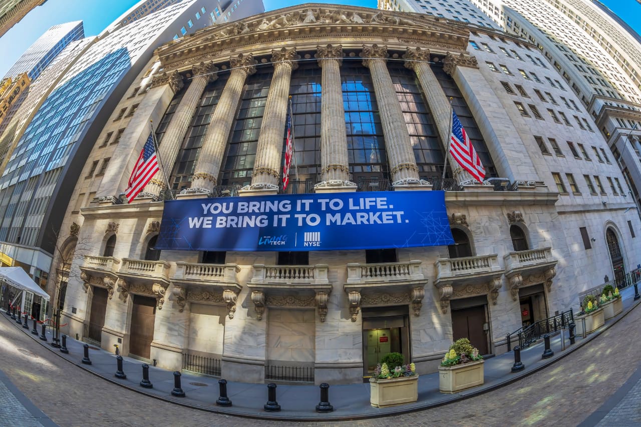 ‘We are pricing with acceleration.’  Portfolio managers offer two stocks to protect against this large investor blind spot.