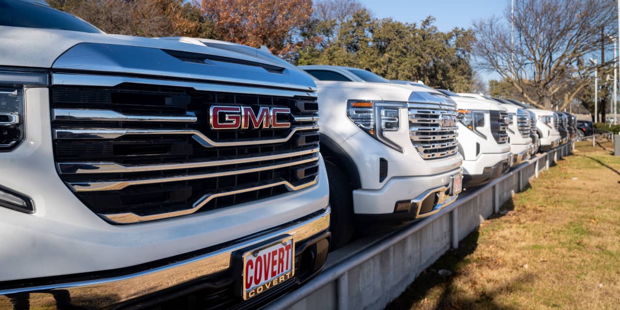 Strong demand drives U.S. new vehicle sales nearly 17% higher in first half of 2023 - Vimarsana News