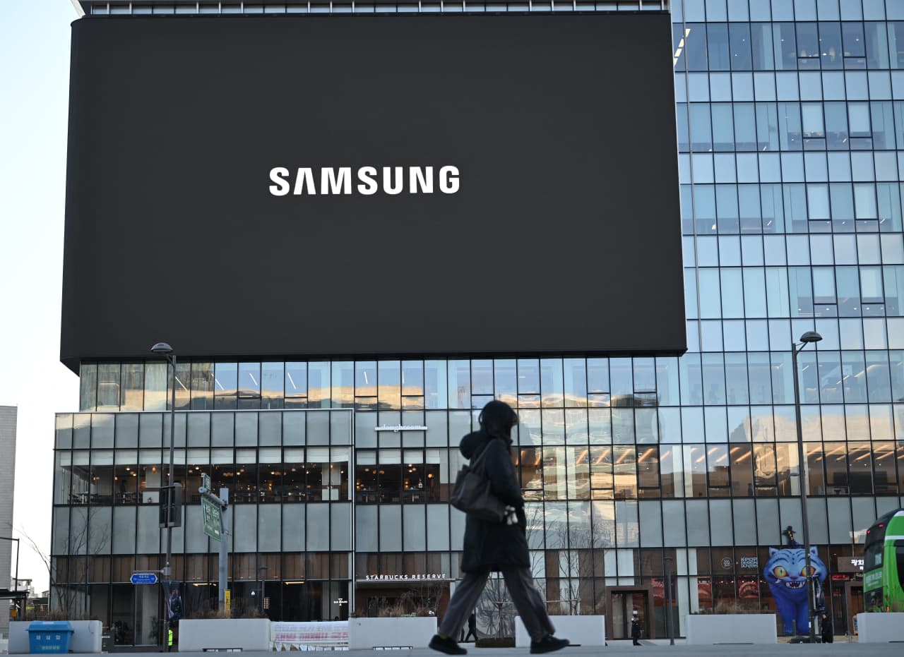 Samsung, one of the world’s hottest stocks, is hit