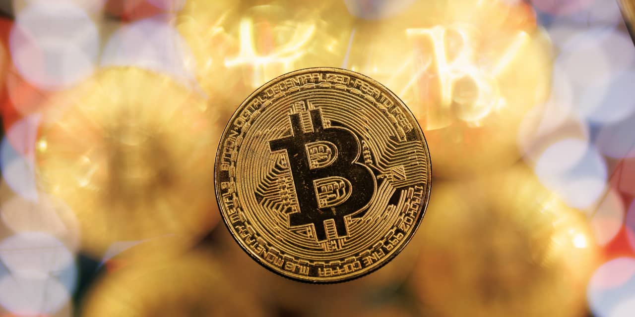 This chart shows how badly Strategy’s stock has performed since bitcoin’s ...