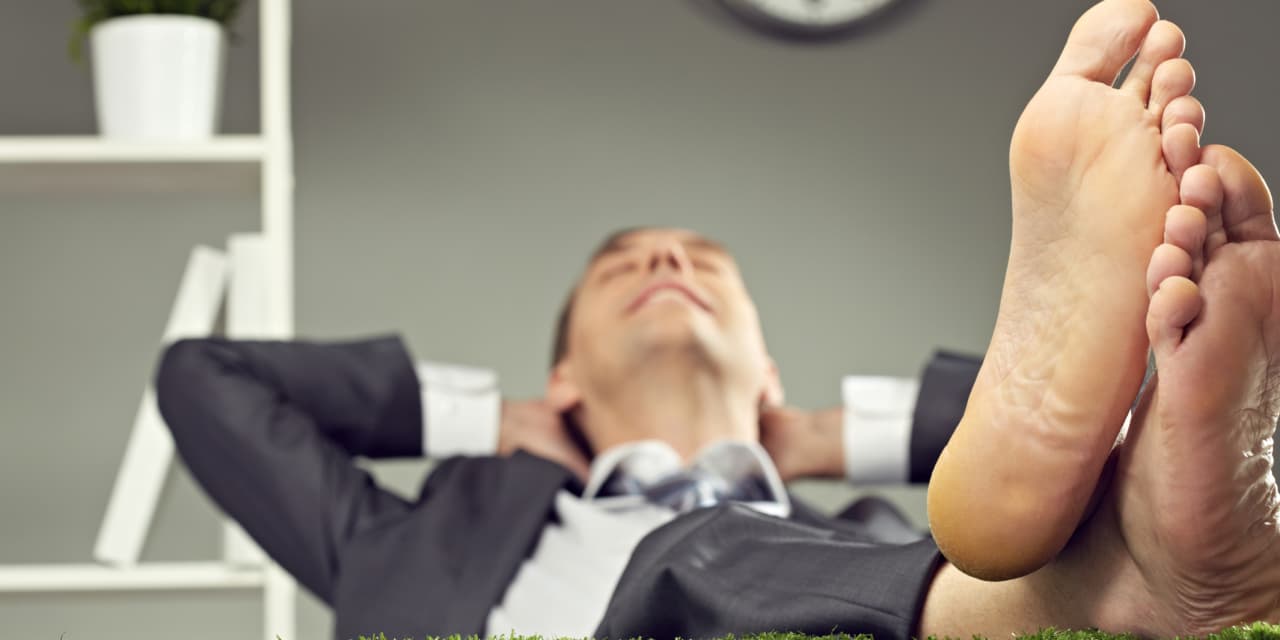 Employees are being asked to take etiquette classes as they return to the office - Vimarsana News