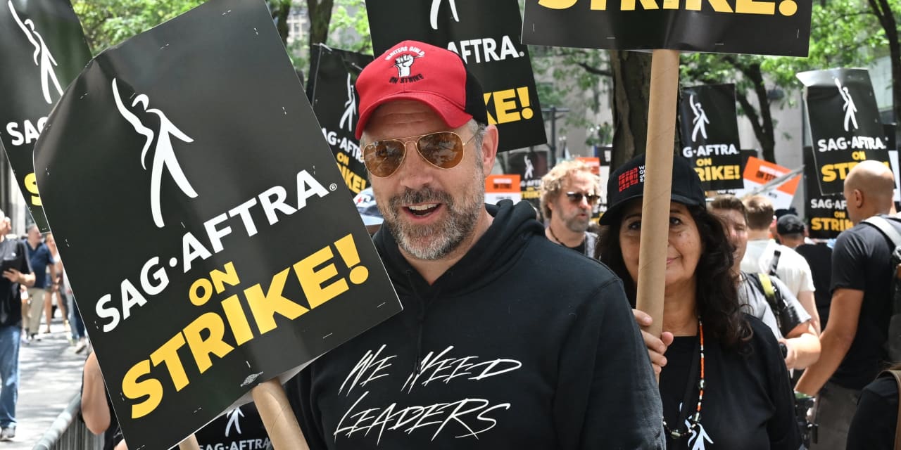 Lights, camera, silence: Hollywood actors' strike halts 'Deadpool 3' and more - Vimarsana News