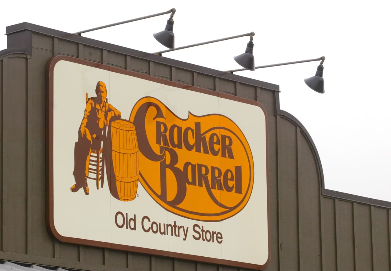 Cracker Barrel is the latest restaurant chain to signal trouble ahead as it sees fewer diners
