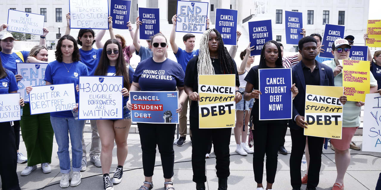 Borrowers share tales of woe as Biden takes new stab at student-loan forgiveness - Vimarsana News