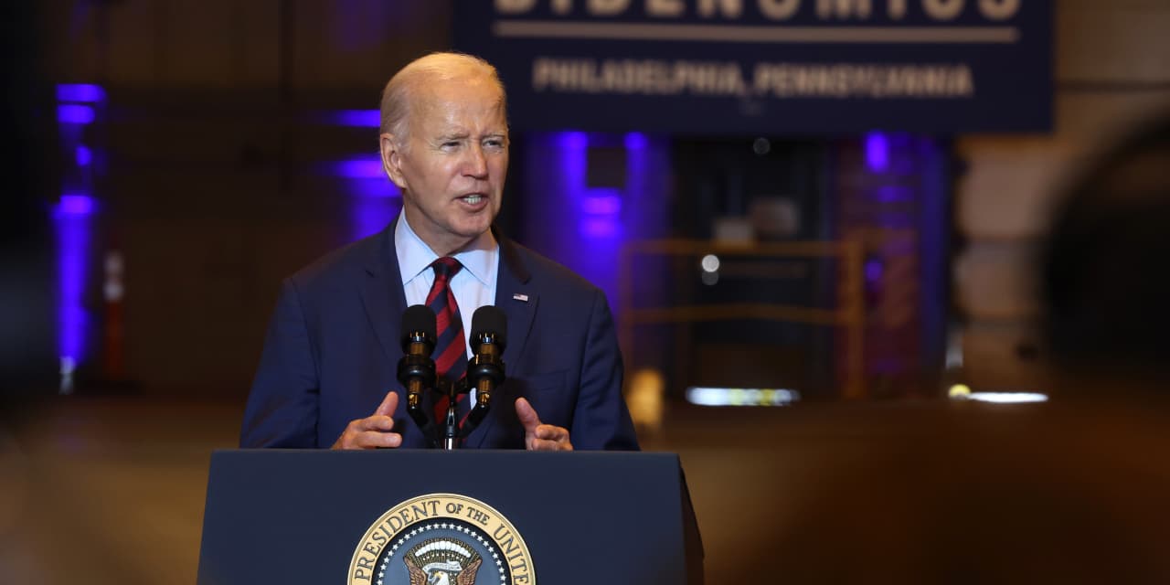 Biden touts sale of Gulf of Mexico wind-power leases and jabs at Trump in Philadelphia speech - Vimarsana News