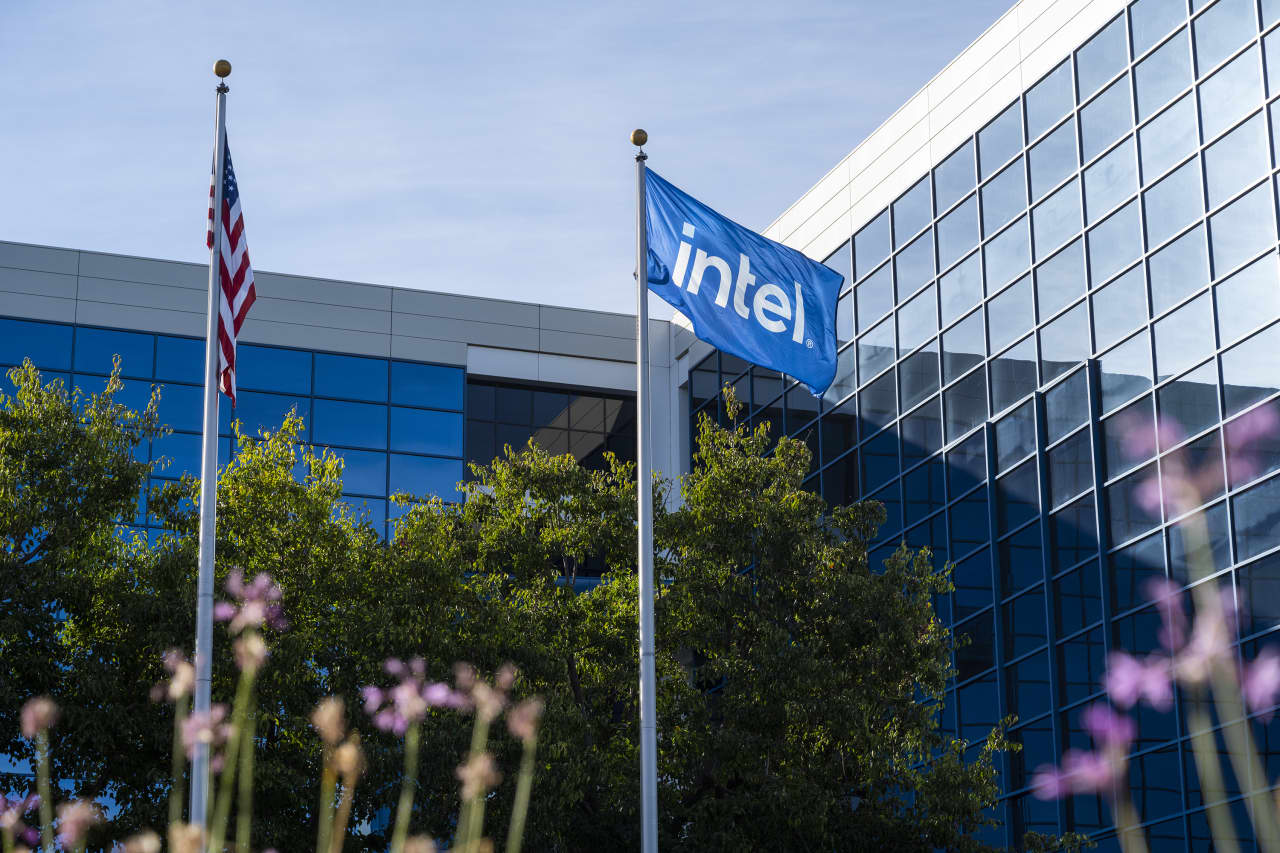 Intel’s momentum has flipped as stock books five-session winning streak