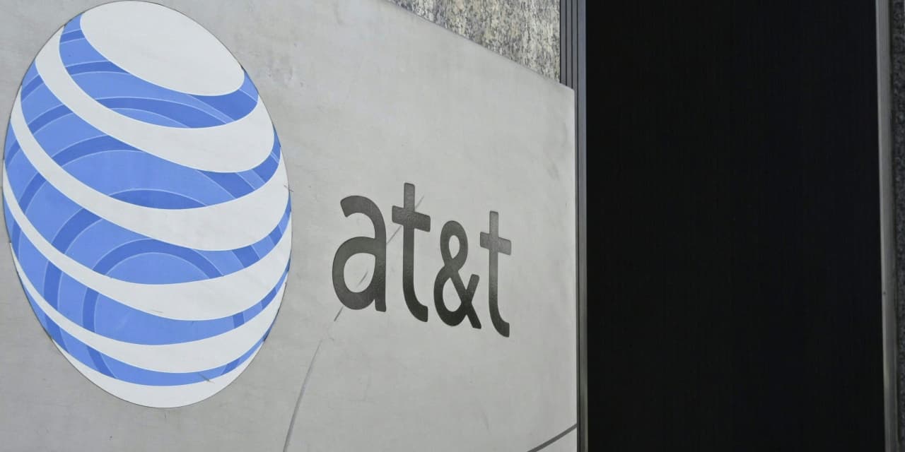 Según AT&T, las pruebas recientes en dos ubicaciones que utilizan cables revestidos de plomo no han encontrado riesgos para la salud.