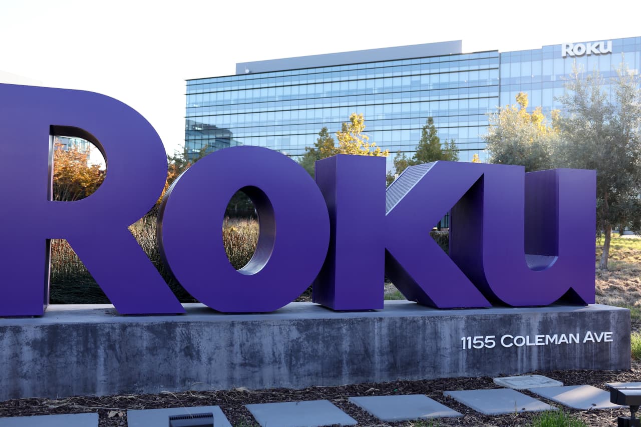 Roku Cutting 10% of Staff to Rein In Rising Expenses - WSJ