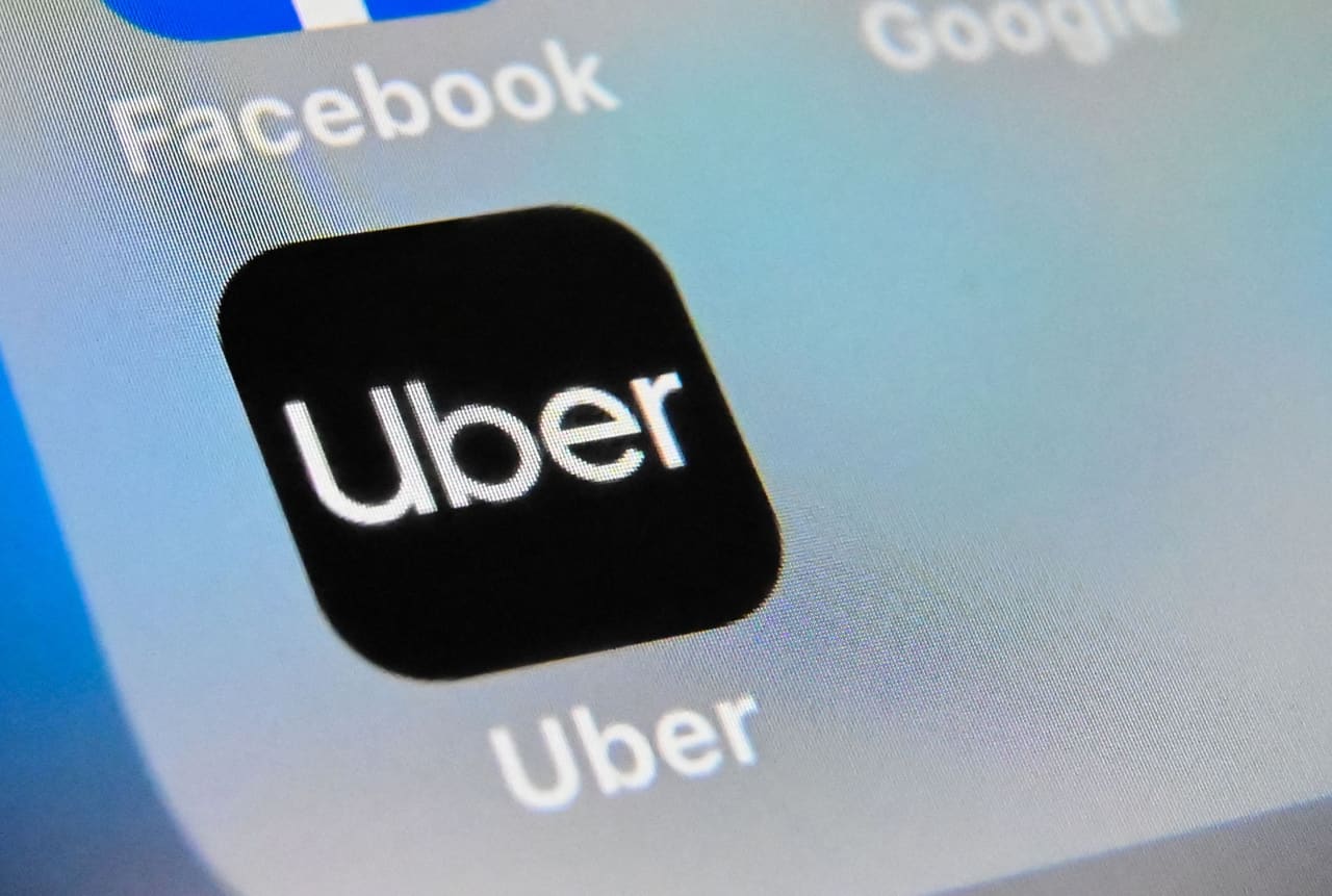 Uber posts upbeat earnings growth, sending its stock higher