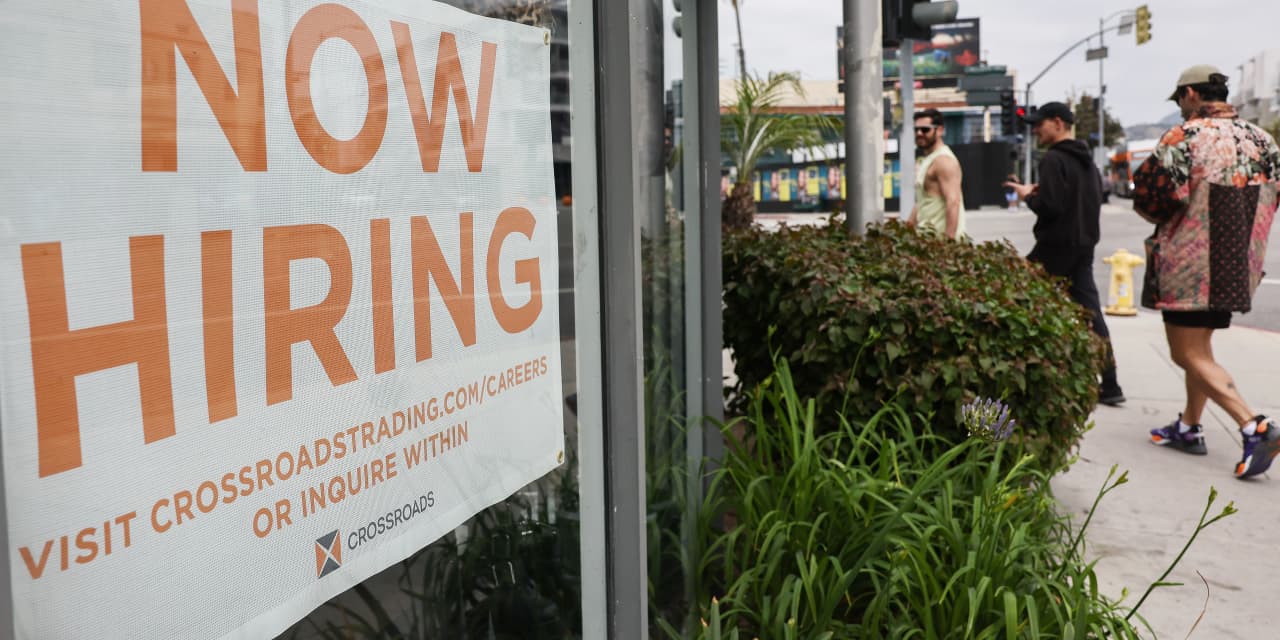 Jobless claims inch up to 227,000, but show no sign of rising U.S. layoffs - Vimarsana News
