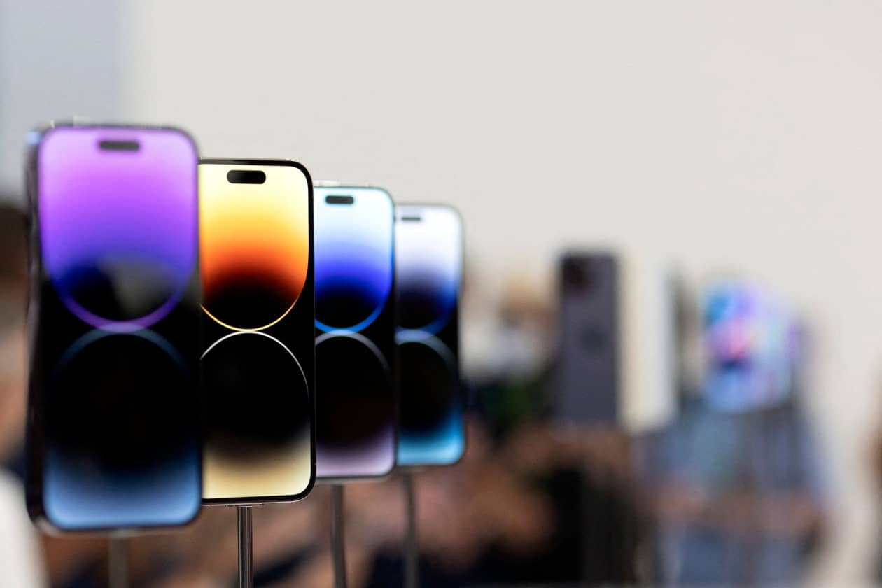 iPhone is a big winner despite historic downturn in worldwide smartphone  shipments - MarketWatch