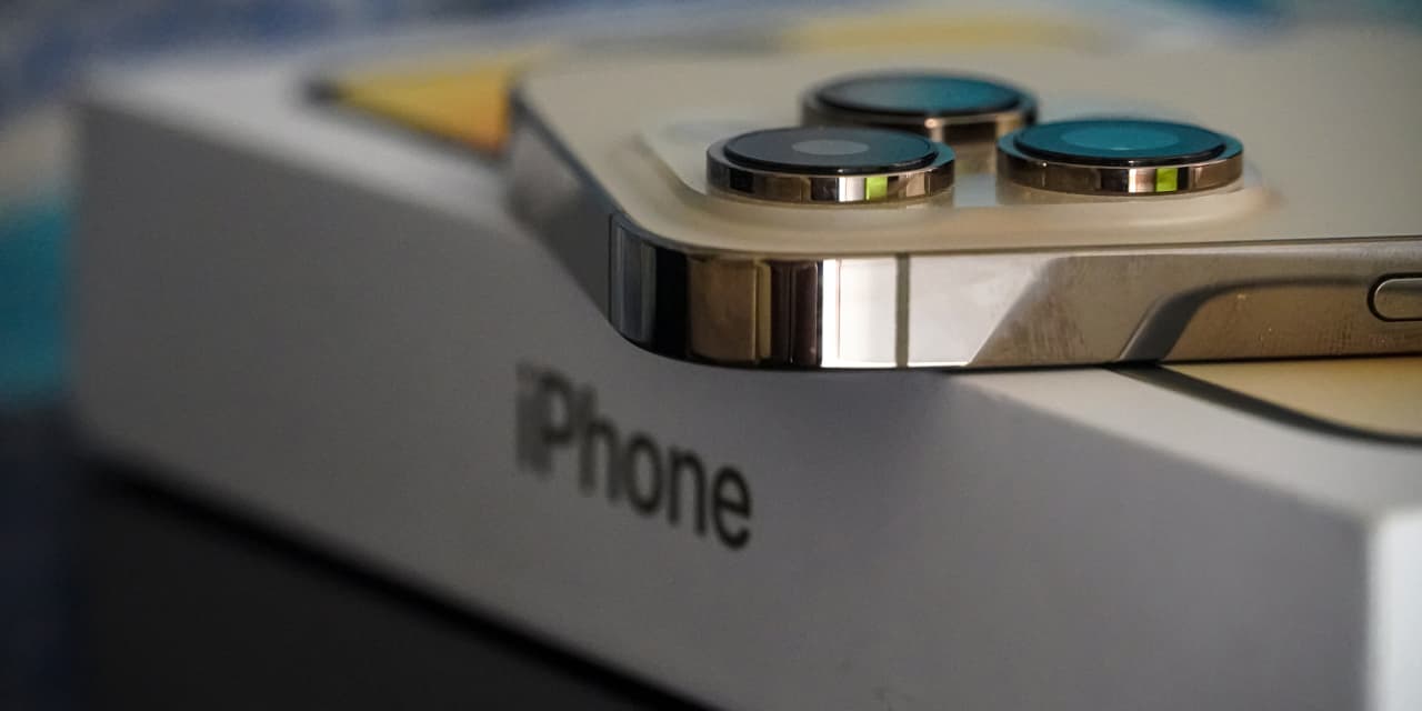 Apple Inc. Reports Surprising Gain in China Revenue, But iPhone Sales Decline