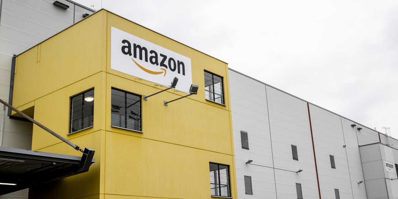Акциите на Amazon достигнаха най-високото си ниво на затваряне от повече от две години