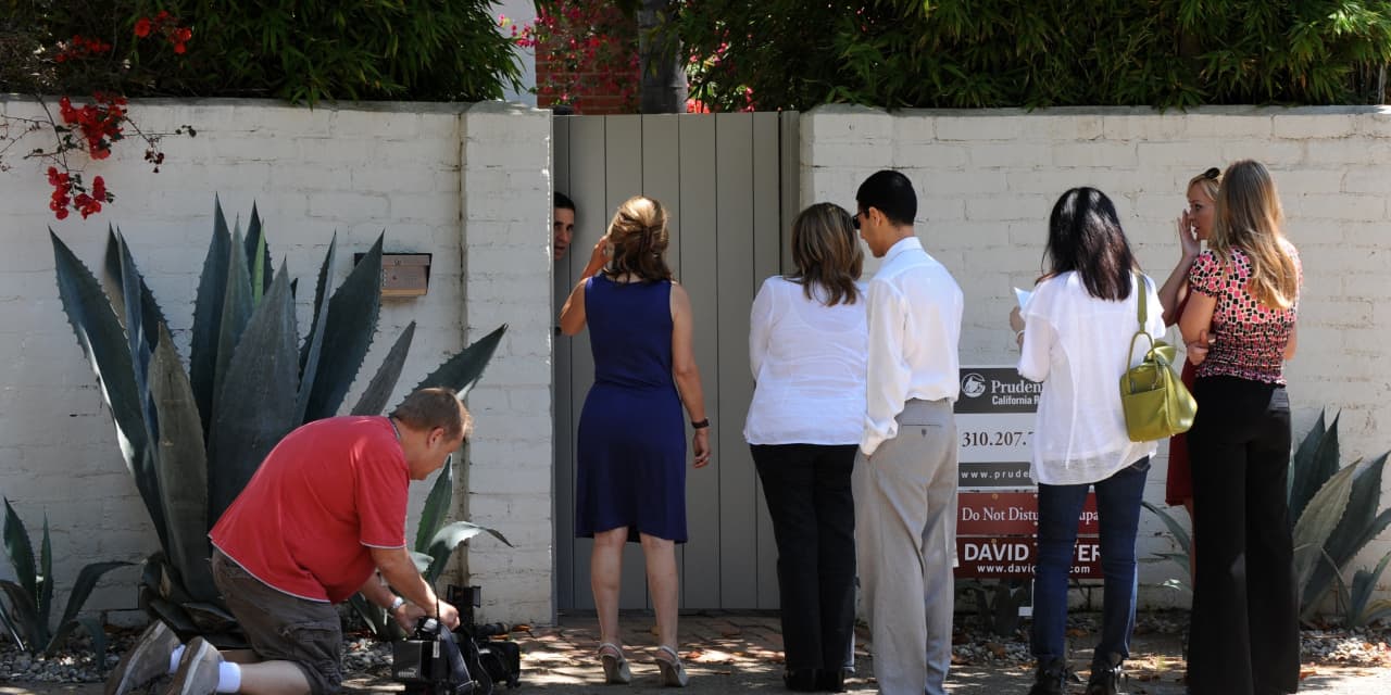 Inflation Drives Rich Buyers and Struggling Renters Apart in Housing Market
