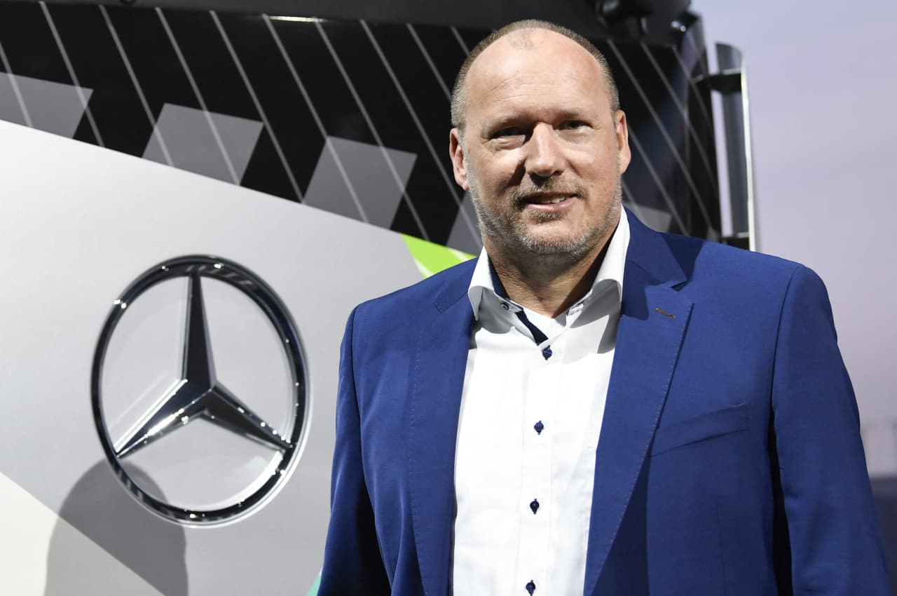 Daimler Truck CFO Jochen Goetz Dies In 'tragic Incident,' Company Says ...