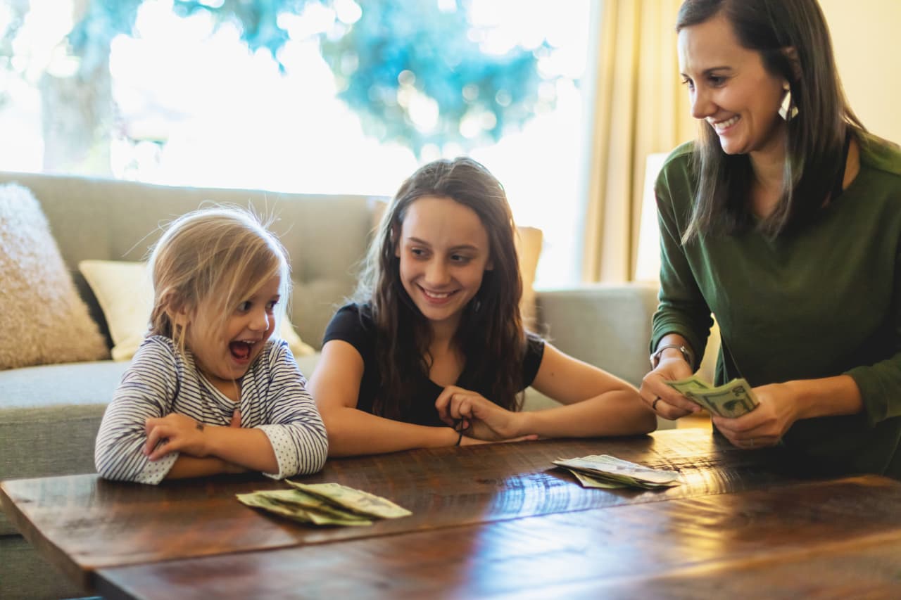 Can you really reduce your income tax by paying your children to work multiple jobs?  TikTok influencers say it’s a no-brainer.