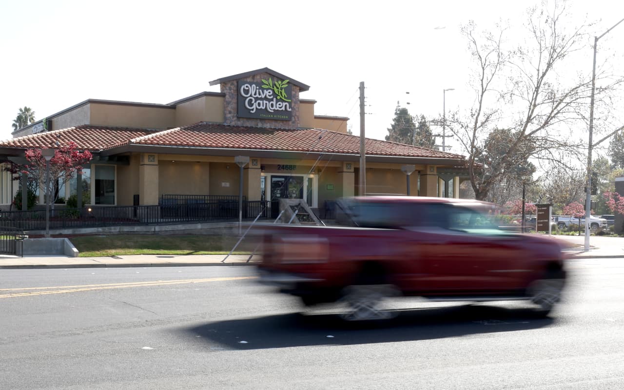 Olive Garden's Parent Planning To Serve Up 100 New Restaurants as It Sees  Double-Digit Sales Growth