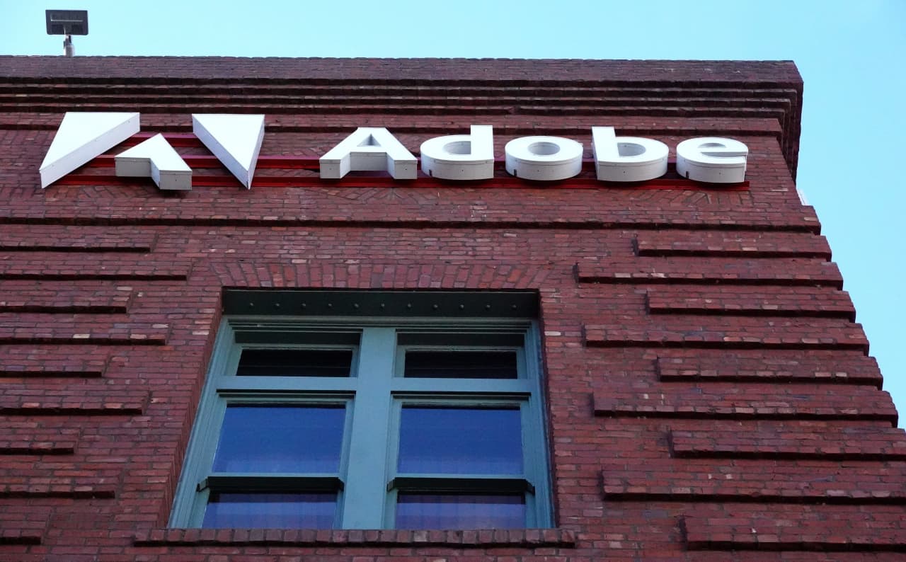#Adobe had a strong quarter, but stock sinks as analysts want more digital-media revenue