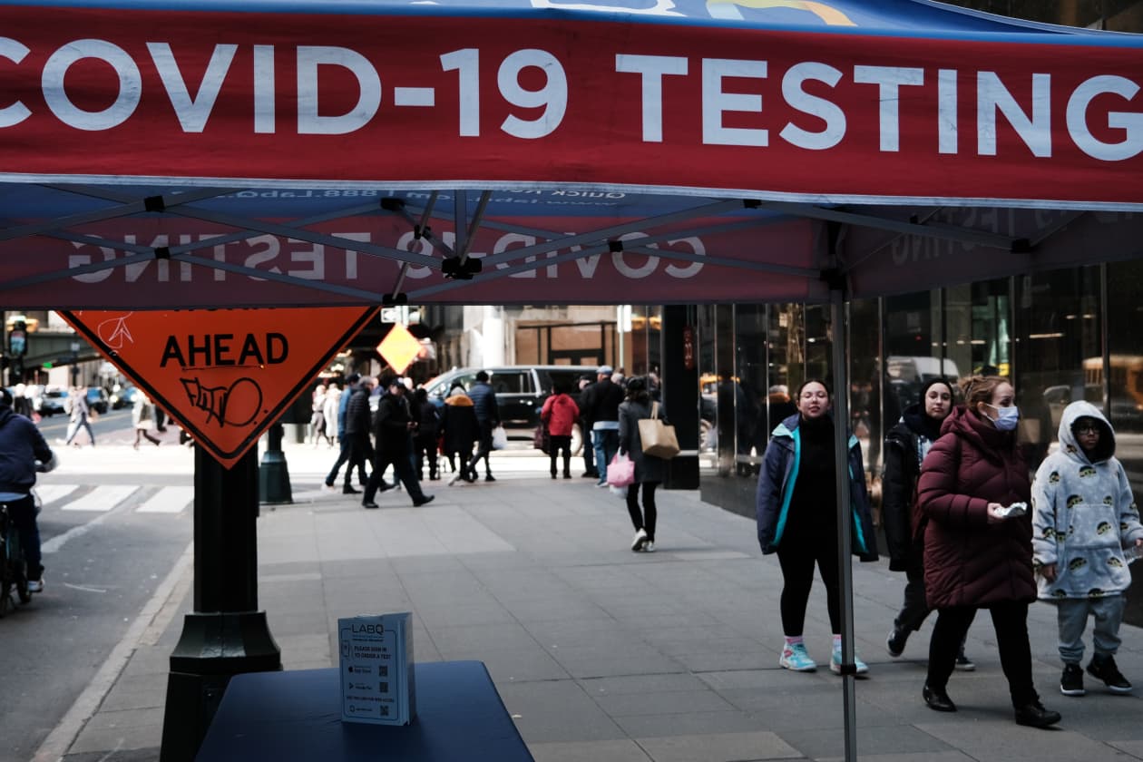 New ‘Eris’ COVID variant is dominant in the U.S., but a shortage of ...