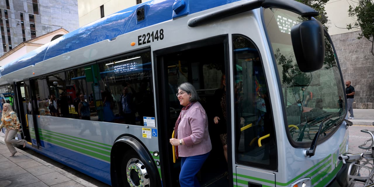 Proterra stock craters as electric-bus maker files for Chapter 11 bankruptcy - Vimarsana News