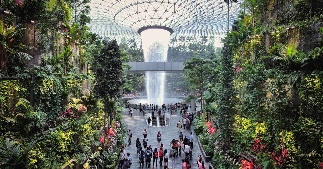 How to Visit the Singapore Jewel Waterfall on an Airport Layover