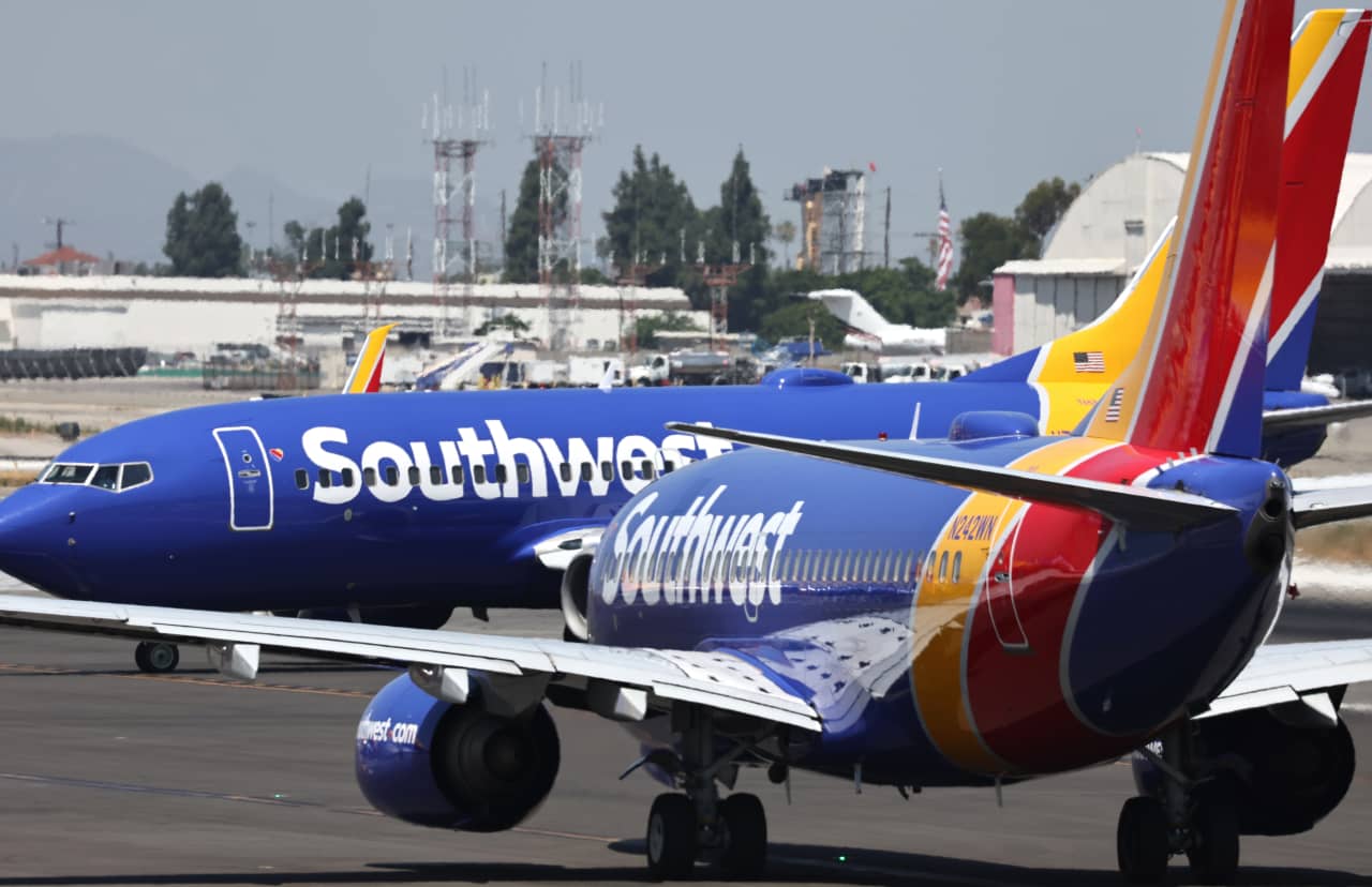 Акции Southwest упали после того, как активист созвал специальное собрание для избрания нового совета директоров