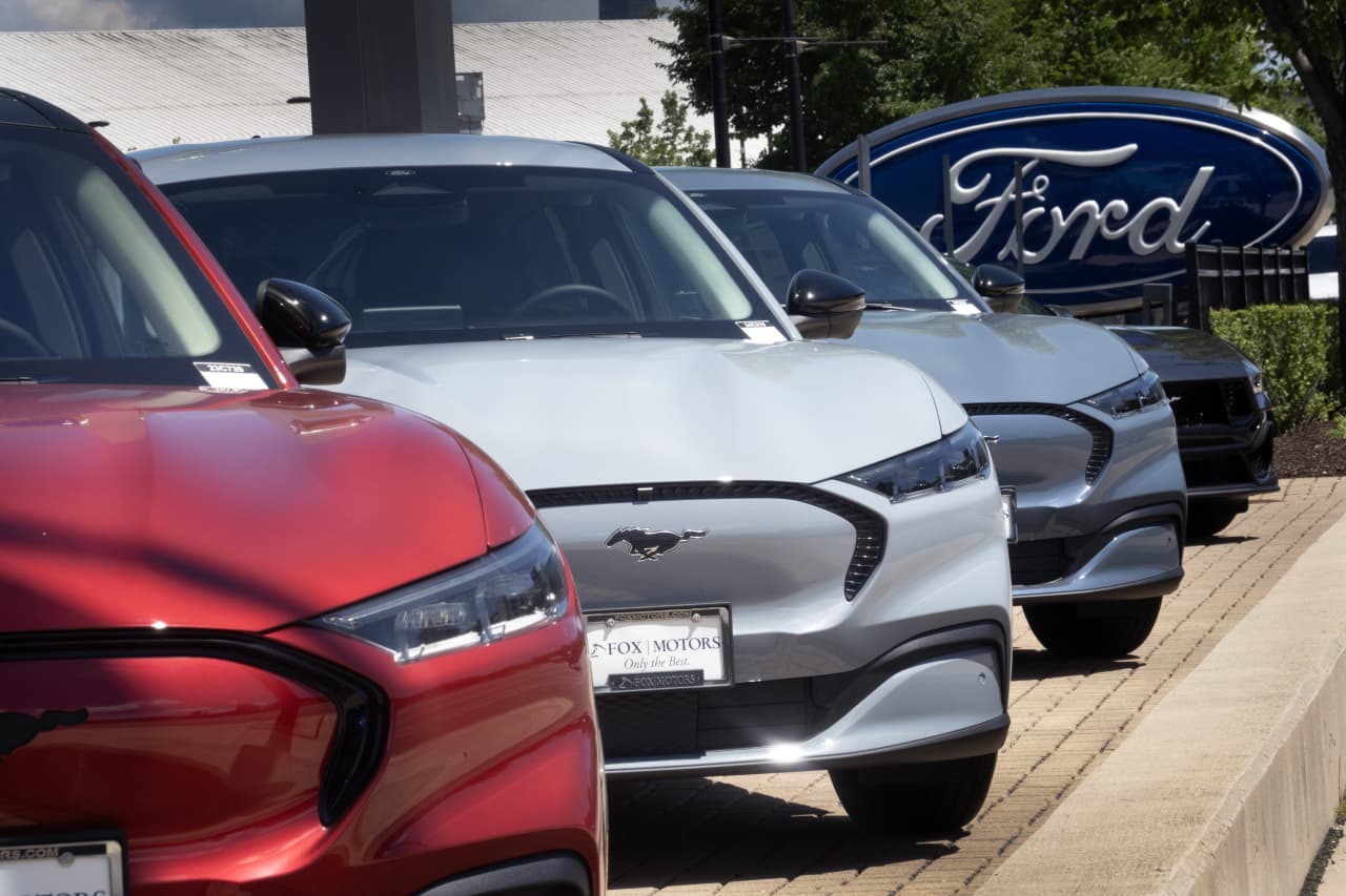 Ford (F) Stock Sees Best Day in Six Years After Morgan Stanley Outlook