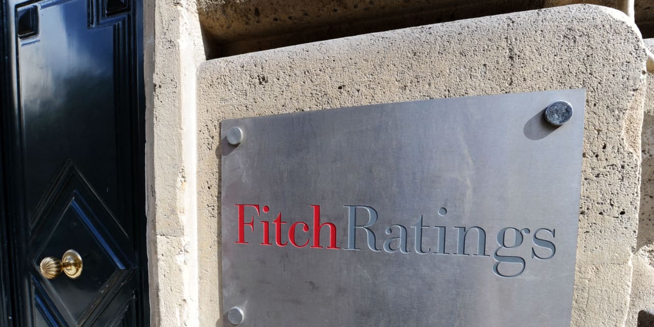 Fitch lowers operating environment score for banks by one notch to aa- with stable outlook - Vimarsana News
