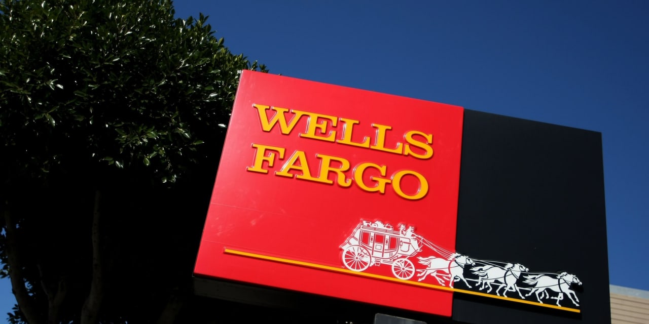 Wells Fargo to book up to nearly 1 billion in fourthquarter severance