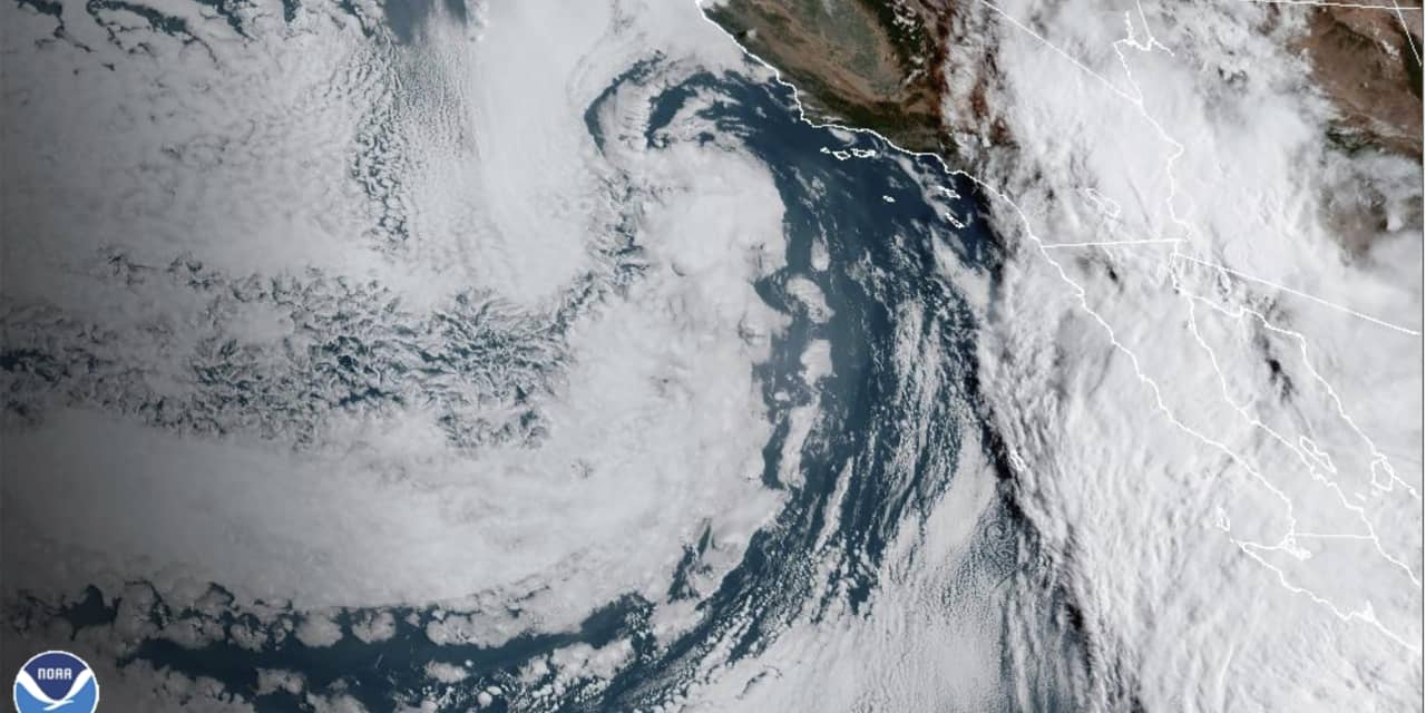 Hurricane Hilary nears landfall on Mexico's Baja California peninsula - Vimarsana News