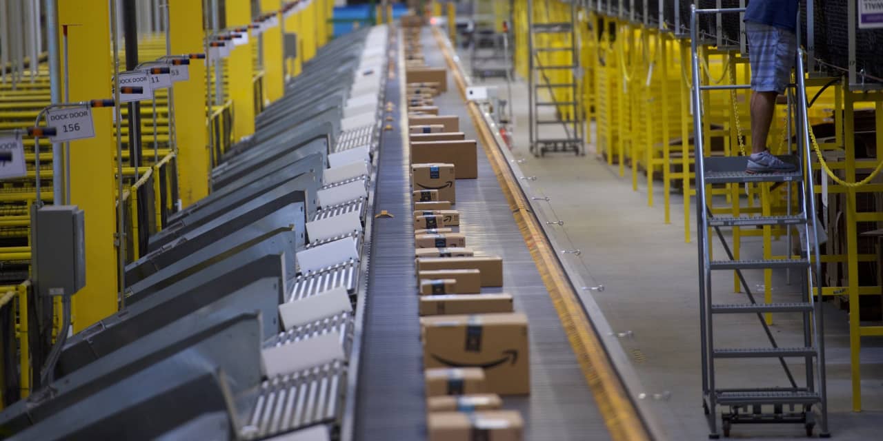 Why Amazon is this analyst's top internet stock pick - Vimarsana News