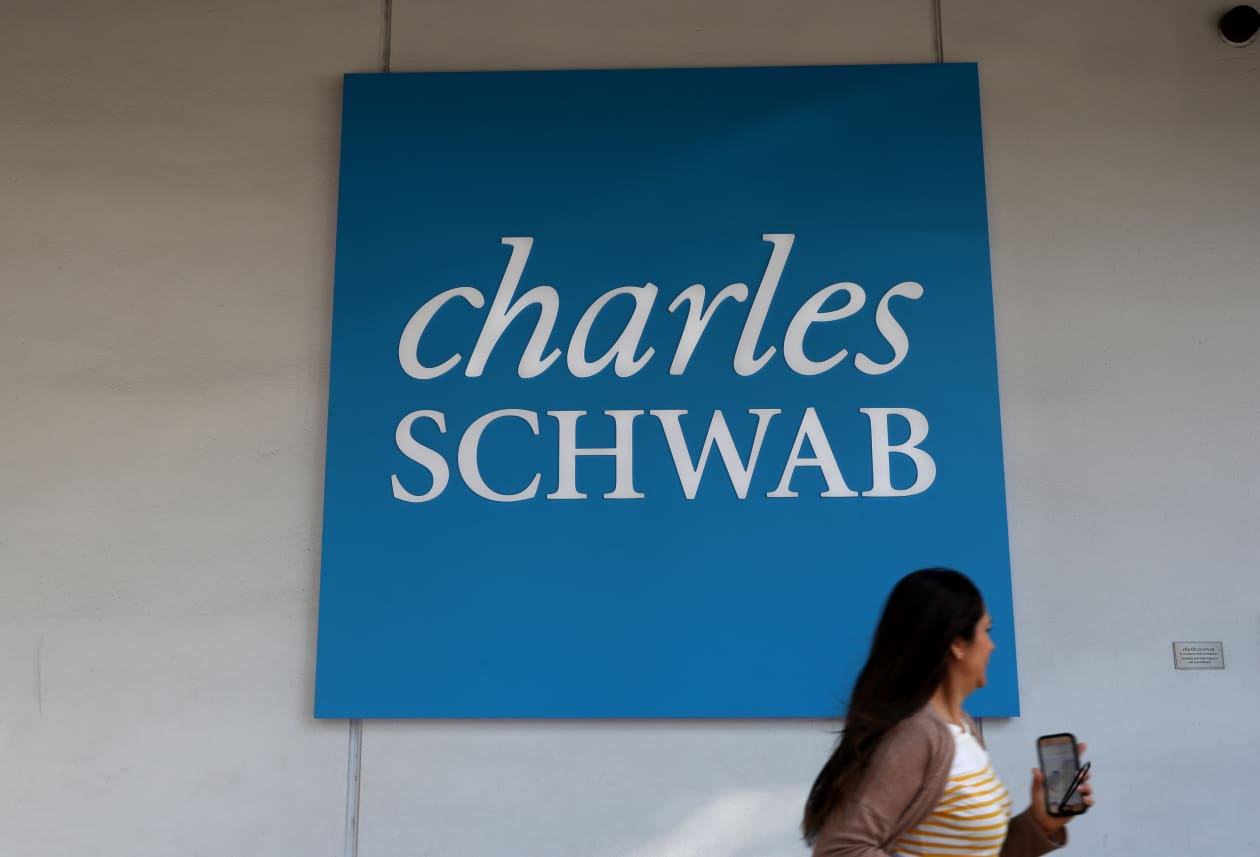 Charles Schwab names ex-Citi exec as next CFO after exit of three top  managers - MarketWatch