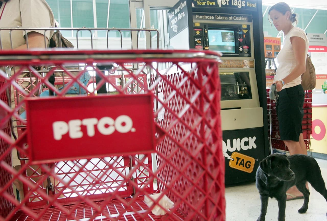 Petco customers are flocking toward cheaper pet food and the