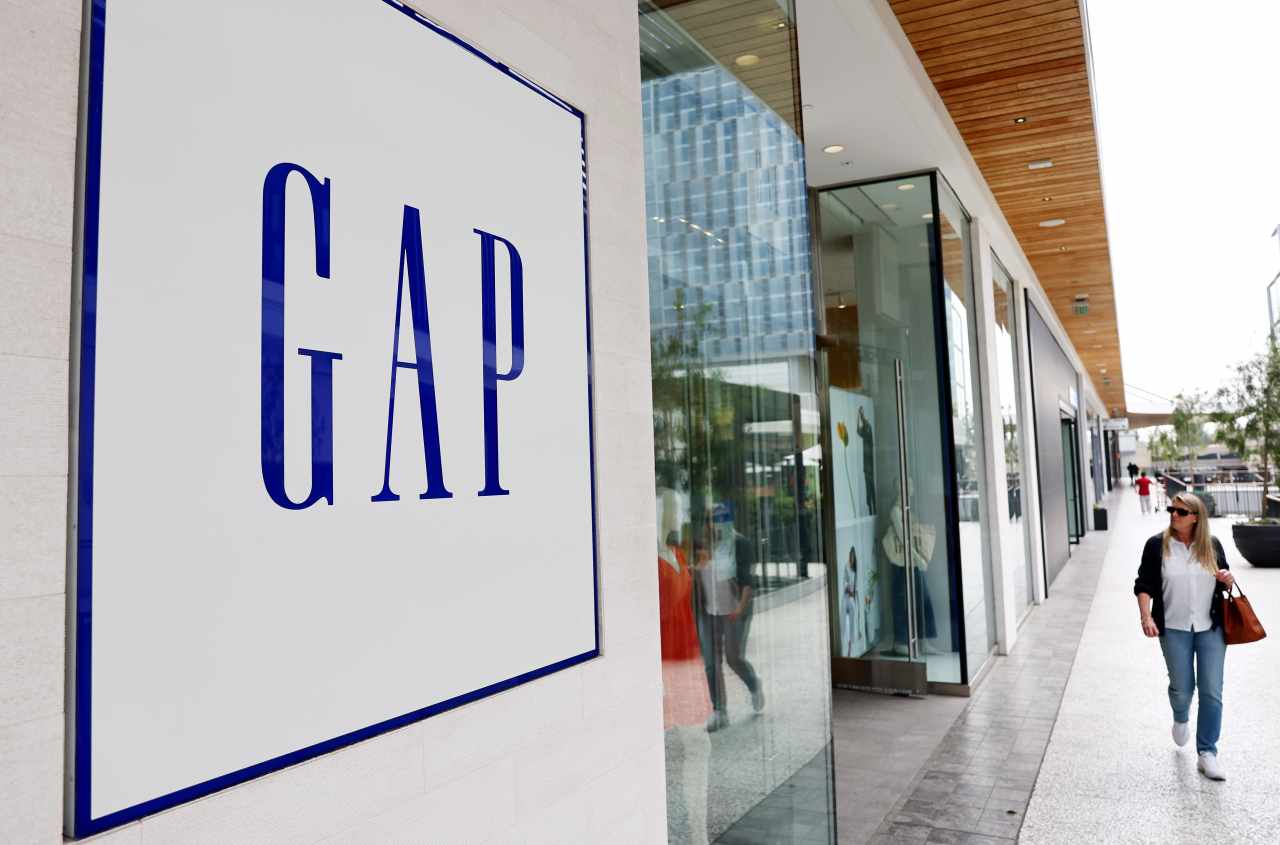 Gap’s sales stall, and retailer puts a number to additional costs due to tariffs