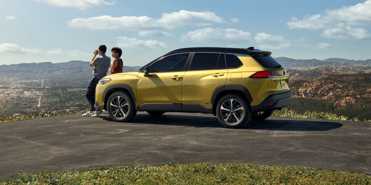 The 2024 Honda HR-V or the Toyota Corolla Cross: Which is better?