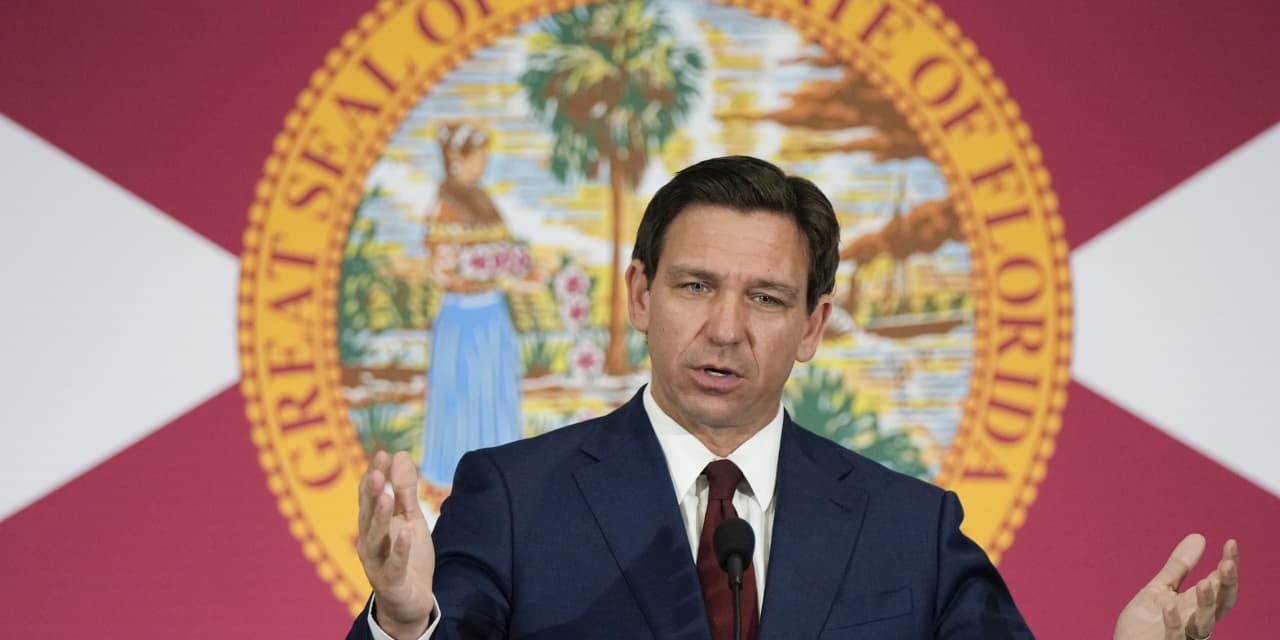 Contradicting federal health officials, DeSantis warns against new COVID booster - Vimarsana News