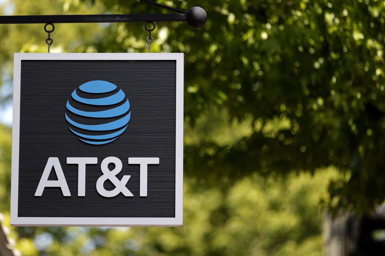 AT&T’s stock is on a historic tear. Here’s why wireless names are hot this year.