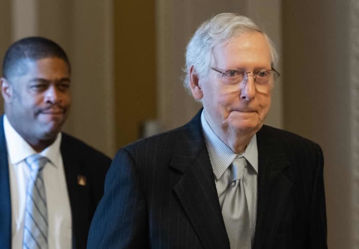 Video: Mitch McConnell freezes up during news conference