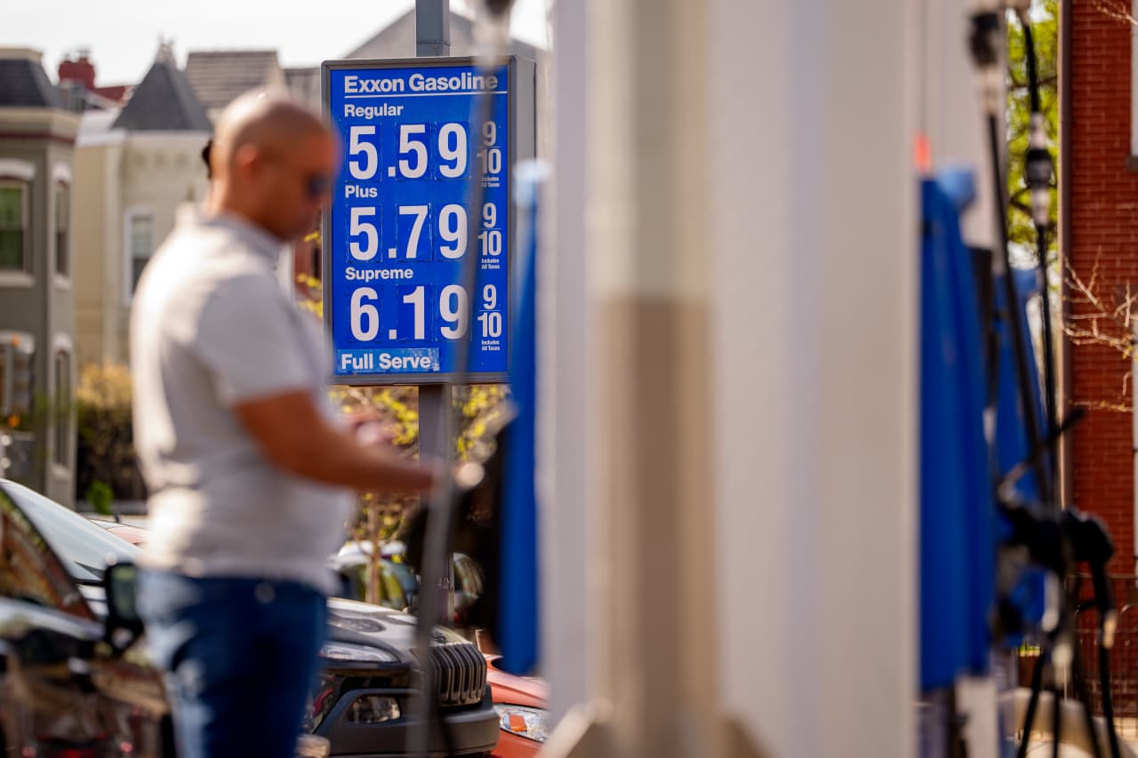 Here’s when gas prices and airfares could go down if the Iran cease-fire holds
