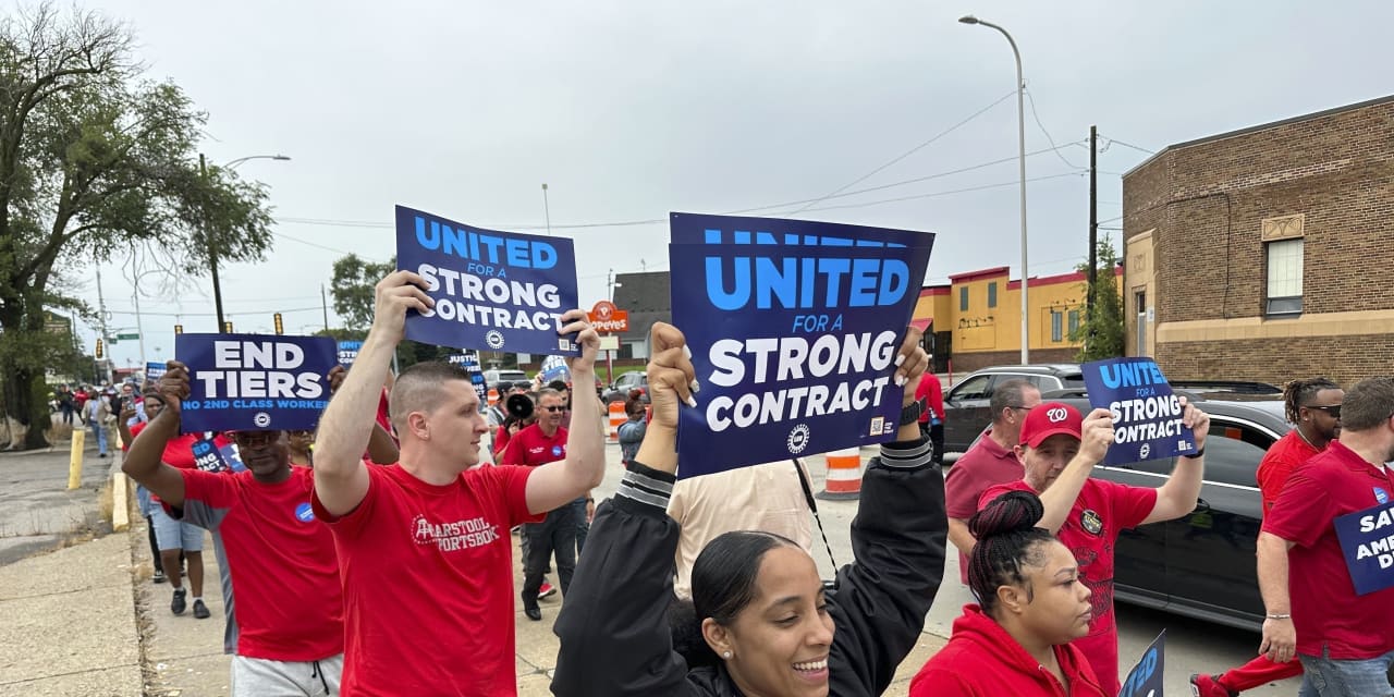 Strike deadline looms at General Motors, Ford and Stellantis given UAW's "audacious" demands - Vimarsana News
